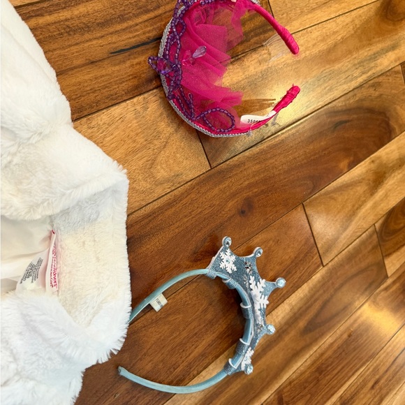 American Girl Willie Wisher Frozen Elsa Cape OS with Snowflake Design + crowns - Picture 3 of 5